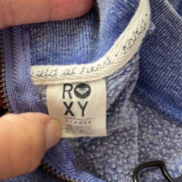 Roxy blue wild at heart sweatshirt in size x-large.💜 - Picture 7 of 9